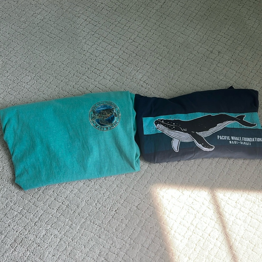 2 Pacific Whale Foundation Women’s M T-Shirts (Hawaii) size M